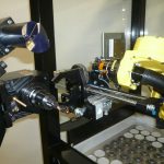 Robot Romias wisselt gereedschap in draaimachine